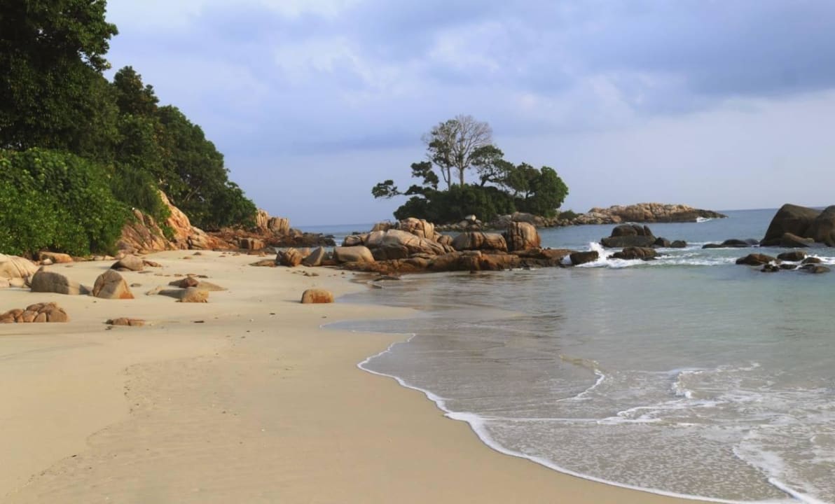 Strand Club Med Bintan Island