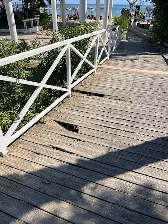 Gartenanlage Ionian Blue Beach Hotel