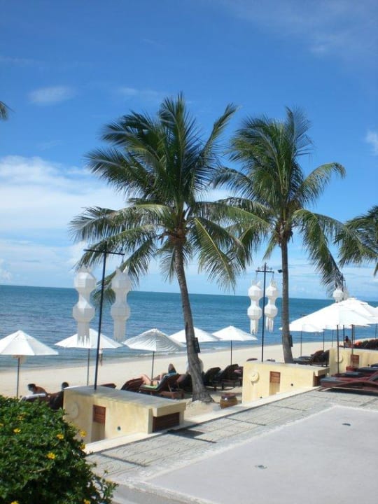 Ausblick zum Strand Pavilion Samui Villas & Resort