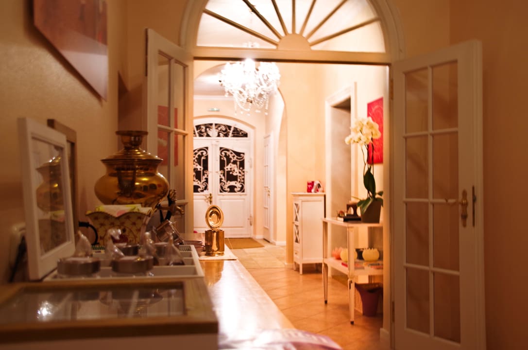 Teatime Villa Adolphine