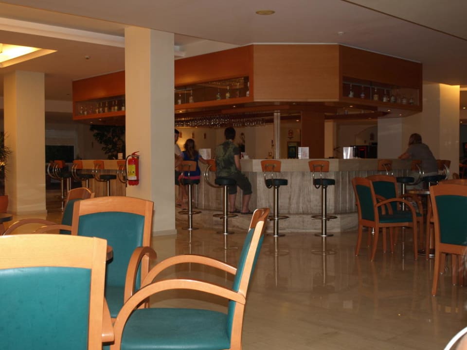 Blick in den Barbereich TUI KIDS CLUB Alex Beach