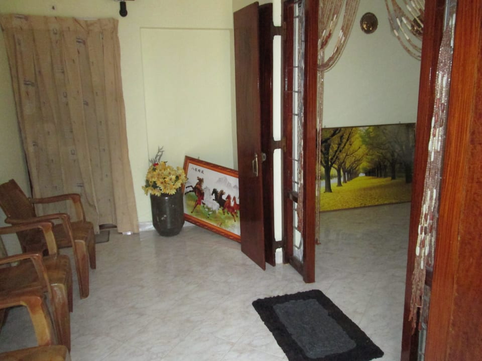Main door  Travel Lodge Lake View Tourist Resort
