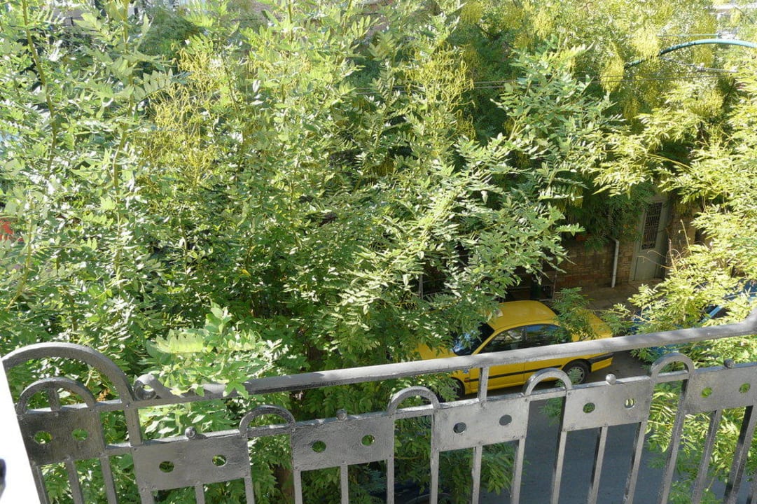 Ausblick vom zweiten französischen Balkon Hotel Athens Lotus