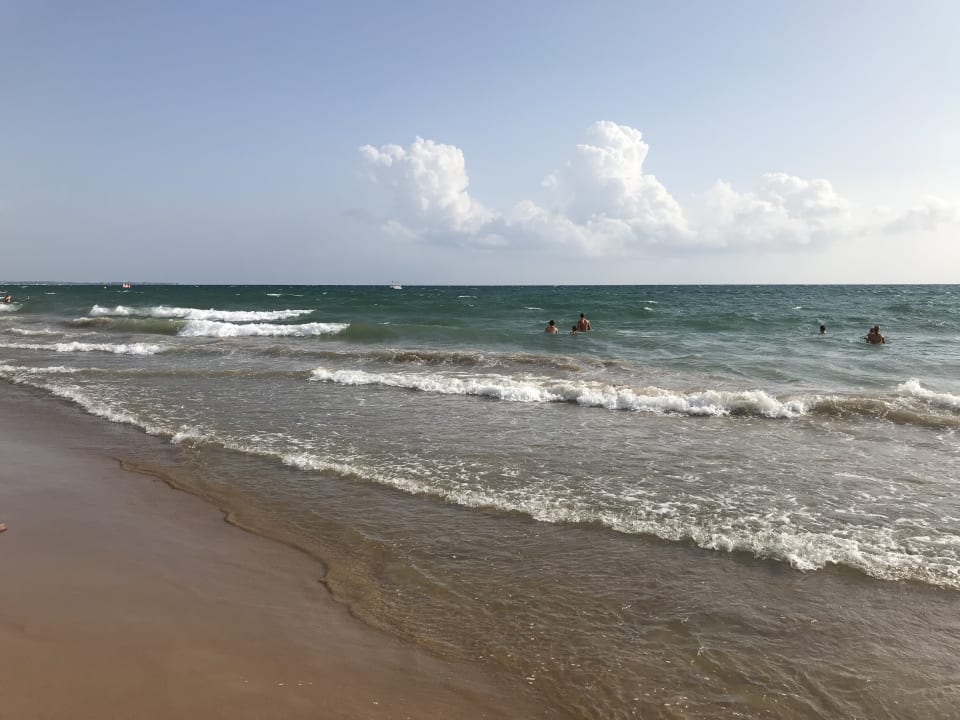 Strand Club Grand Side