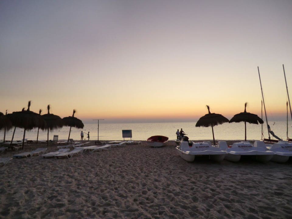 Sonnenaufgang am Strand El Mouradi Club Kantaoui