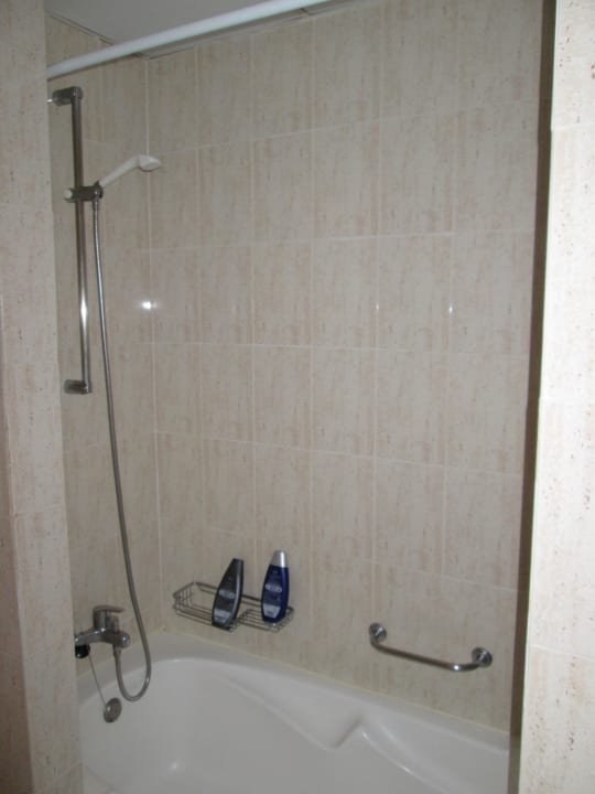 Unser Badezimmer (Low-Cost-Room) Abora Buenaventura by Lopesan Hotels