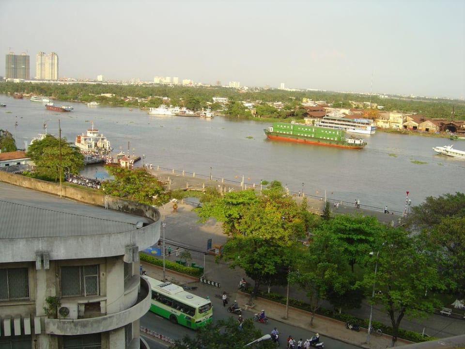 Blick von der Dachterrasse Hotel Majestic Saigon