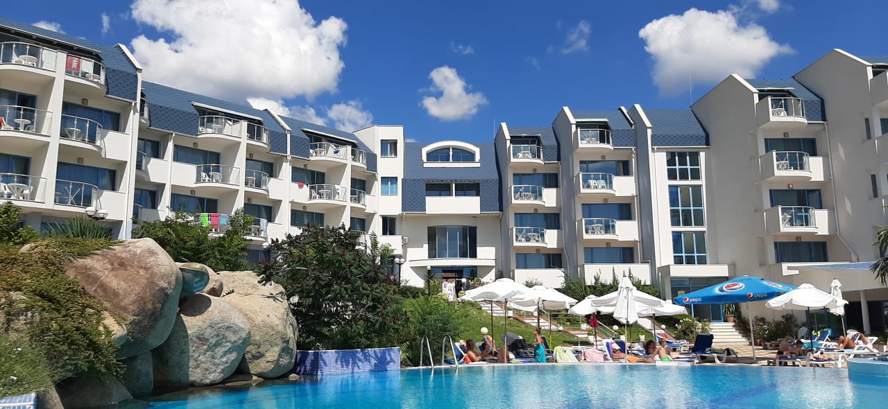 Außenansicht Hotel Sineva Beach