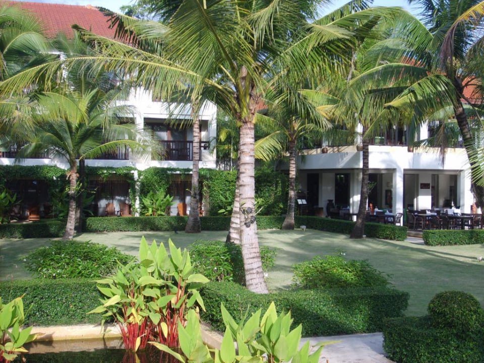 Blick vom Garten The Briza Beach Resort Khaolak