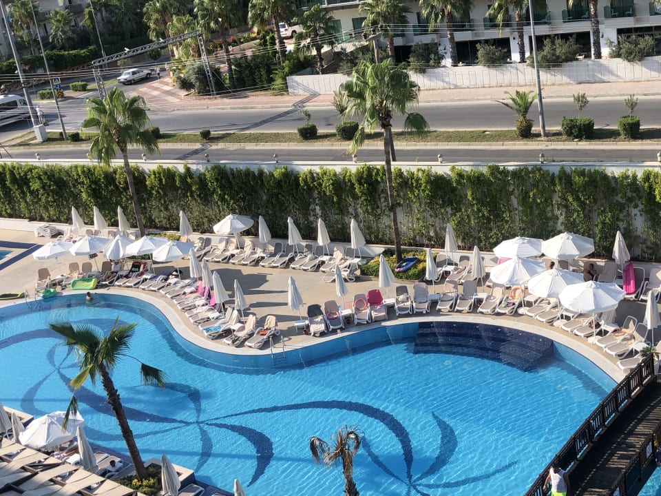 Pool Mary Hotel Side