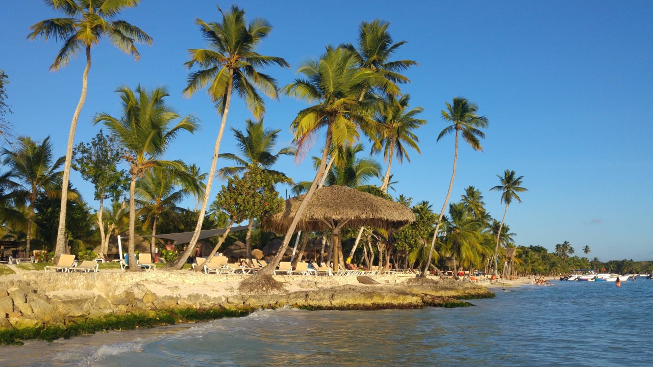 Ein Teil des Hotelstrandes Dreams La Romana Resort & Spa
