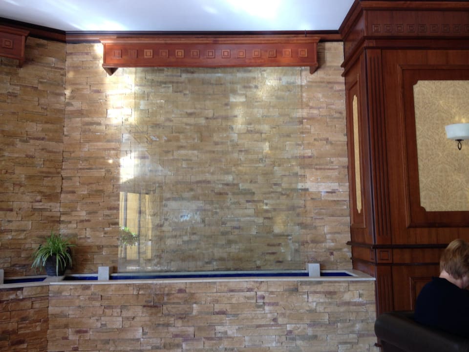 Lobby Wasserfall  GRIFID Club Hotel Arabella