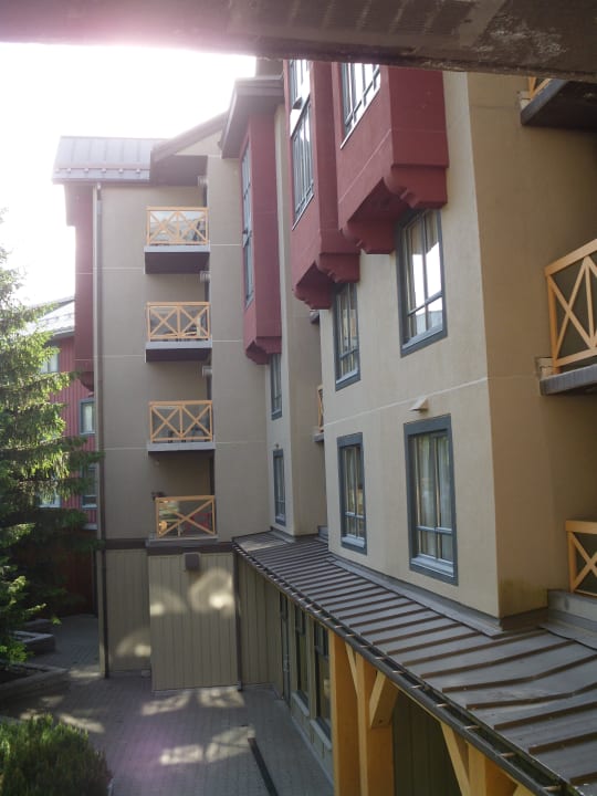 Ausblick Hotel Delta Whistler Village Suites