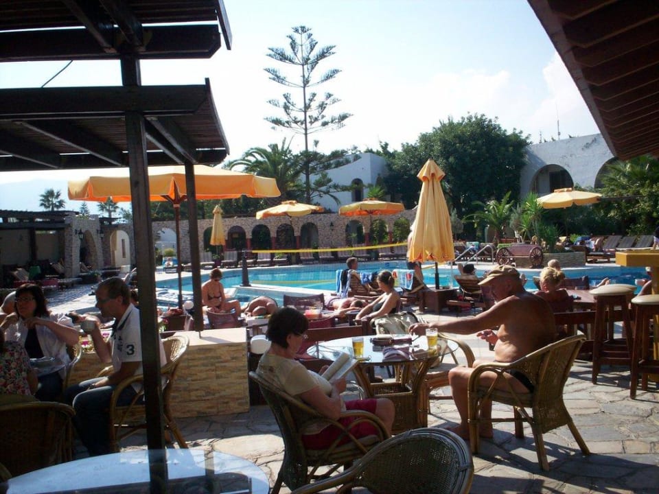 An der Bar Gaia Garden Hotel