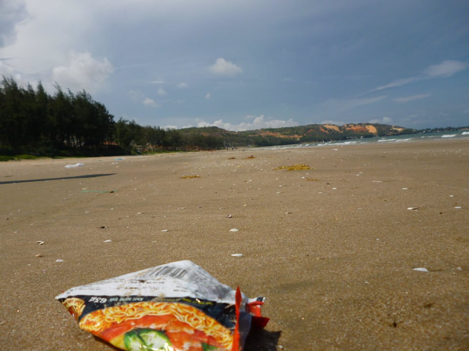 Was es am Strand so gibt 1; Dreck nicht vorm Hotel Pandanus Resort