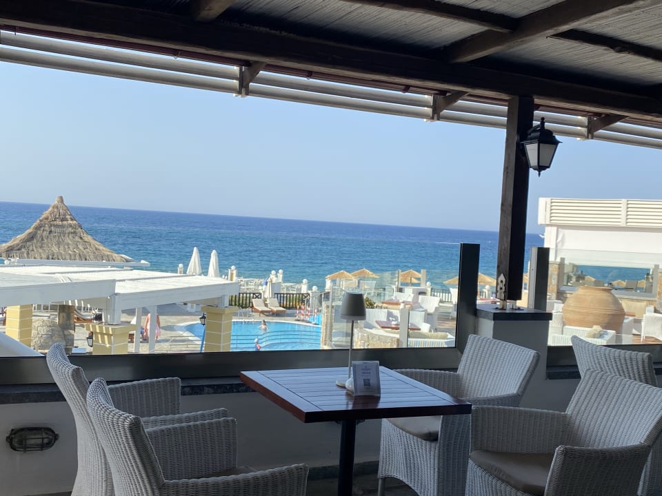 Gastro Alexander Beach Hotel & Village Resort