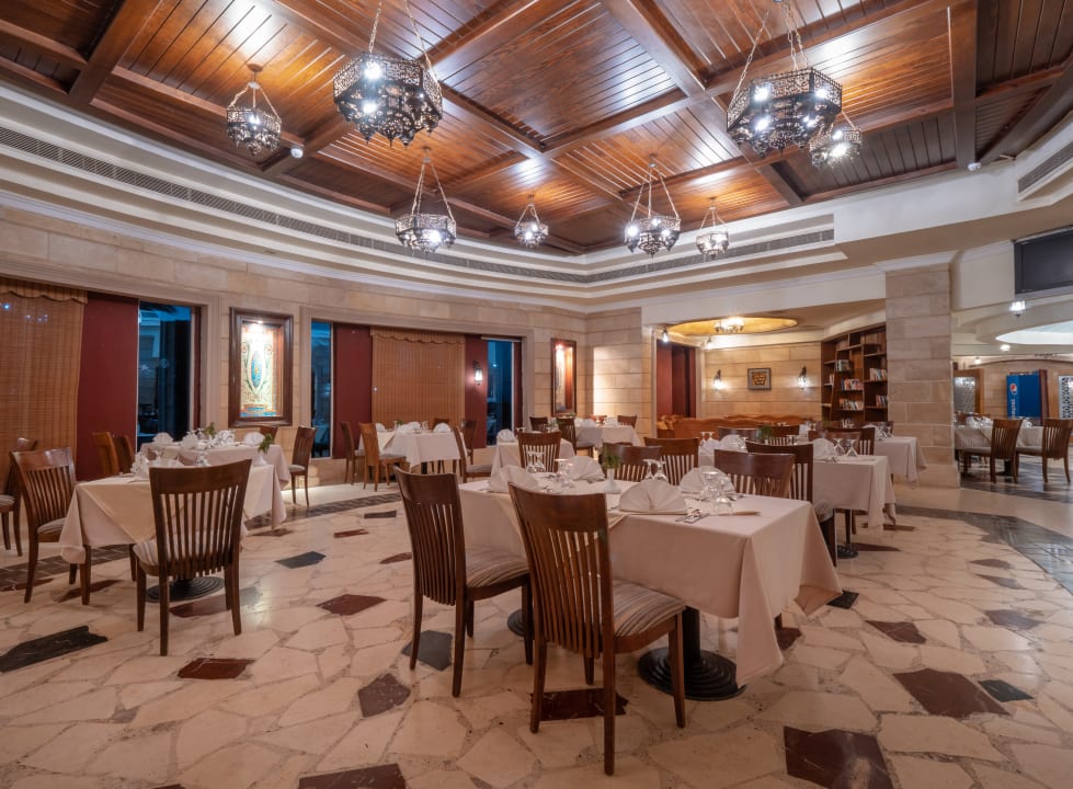 Gastro Serenity Alpha Beach