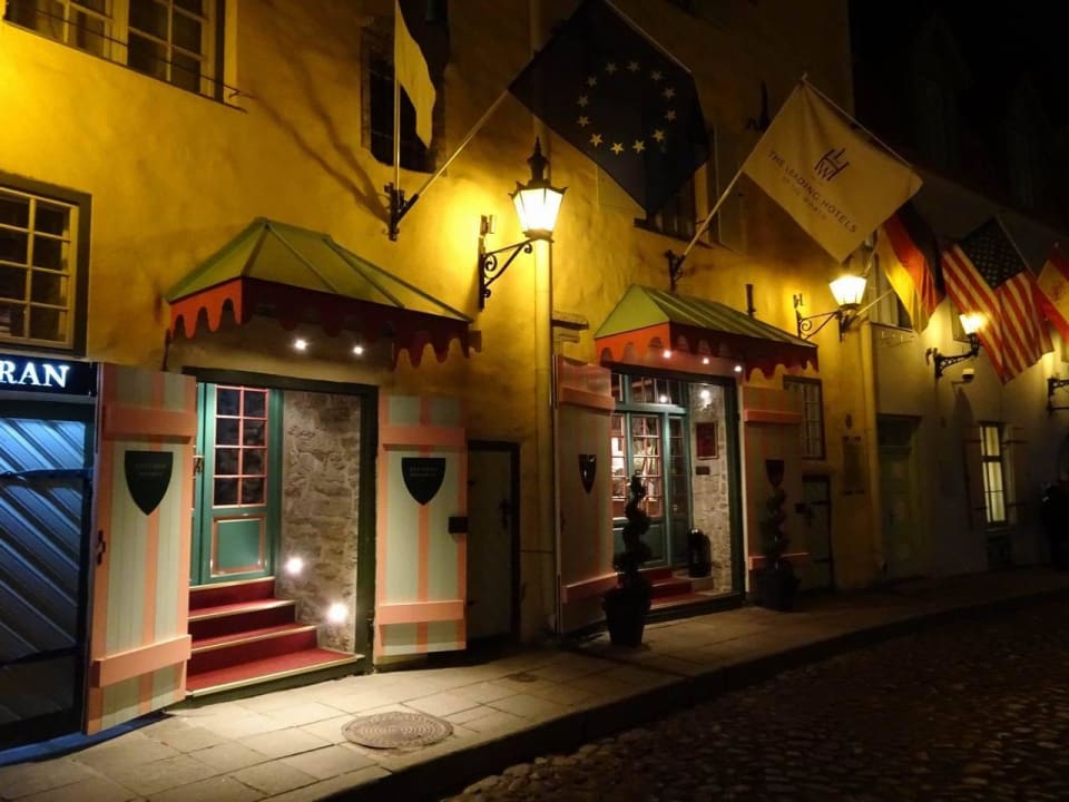 Entrance Schlössle Hotel