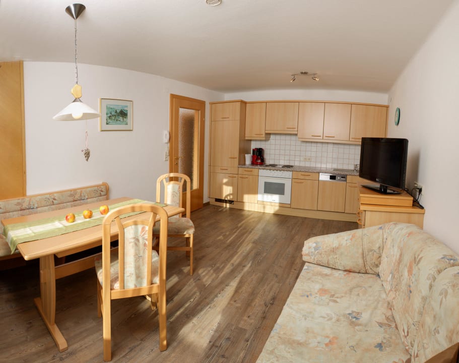 Wohnküche App. 2 Lehenriedl Chalets & Appartements
