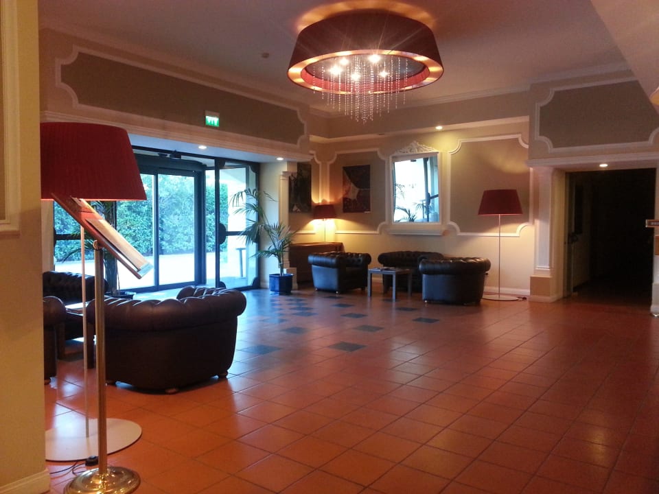 Hall Hotel Albergo Della Roccia