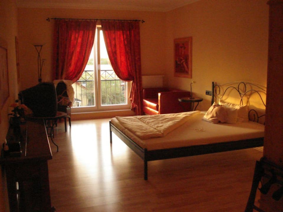 Blick ins Zimmer Hotel Villa Toskana