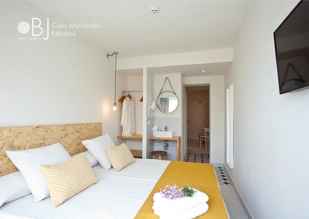 Zimmer BJ Cala Morlanda Estudios