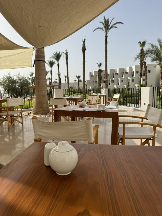 Gastro Serry Beach Resort