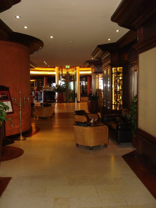 Lobby Hotel Yachthafenresidenz Hohe Düne