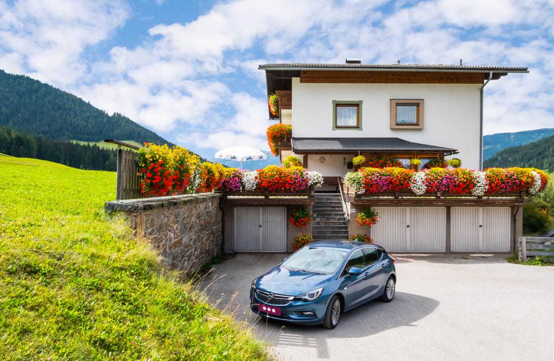 Außenansicht Apartments Haus Annemarie Kartitsch Hochpustertal Osttirol