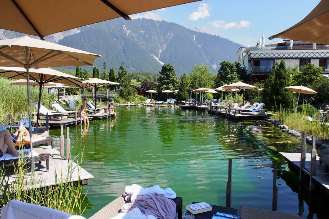 Pool Alpenresort Schwarz