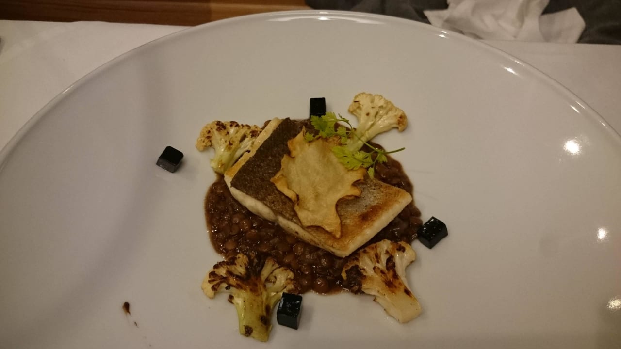 Hauptspeise - Fisch auf Balsamicolinsen - einmalig Almfamilyhotel Scherer