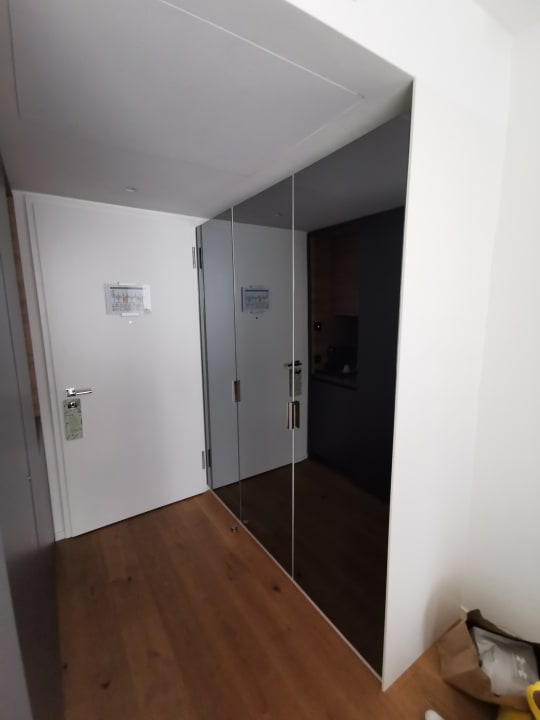 Zimmer KPM Hotel & Residences