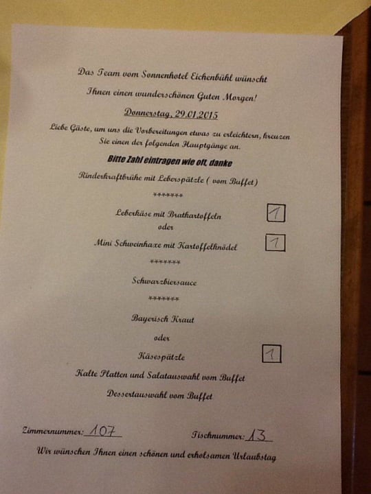 Beim Frühstück entscheidet man was es abends gibt. Ferienhotel Eichenbühl