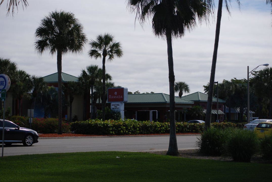 Hotel von außen Hotel Ramada Inn of Naples