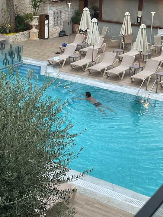 Pool Cactus Beach