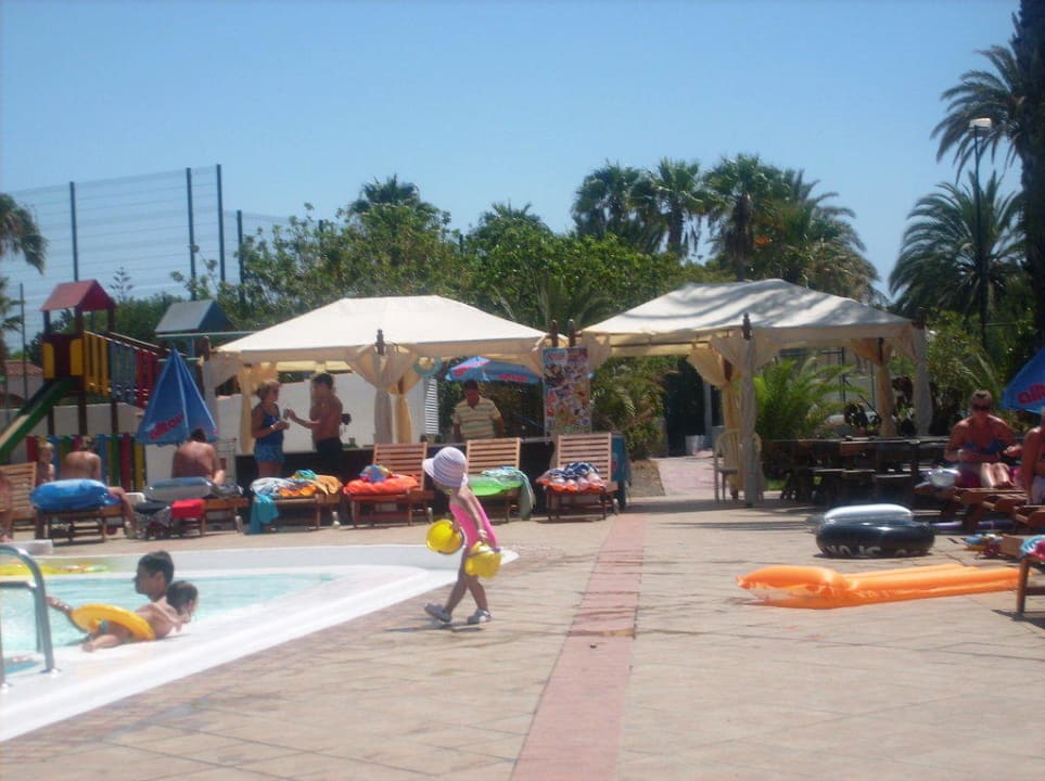 Provisorische Poolbar HL Miraflor Suites Hotel