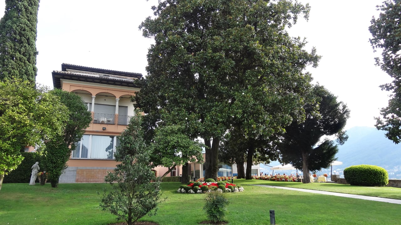 Blick vom Garten auf die Villa Villa Sassa