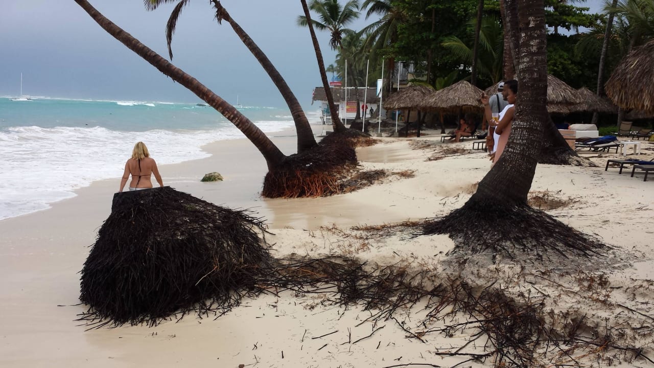 Das Meer holt sich langsam den Royalstrand TRS Turquesa Hotel - Adults only