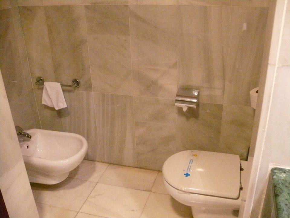 Bad und Toilette R2 Rio Calma Hotel & Spa & Conference