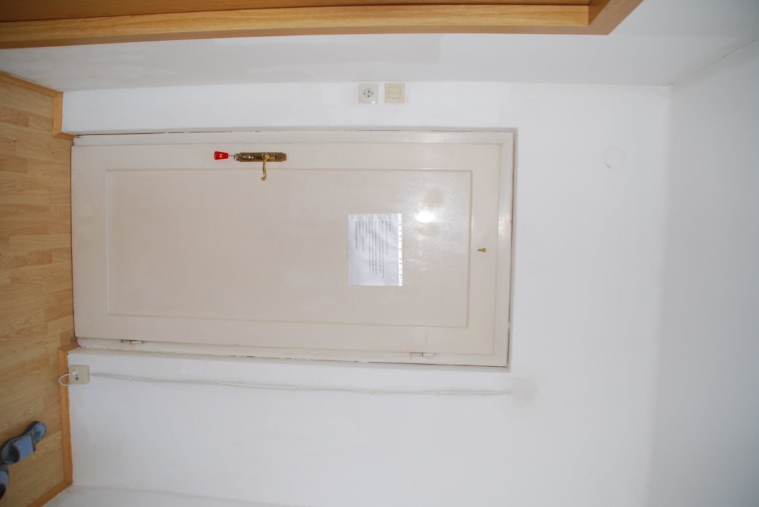 Leitungen schlecht auf der Wand verlegt Seehotel Birkenhof