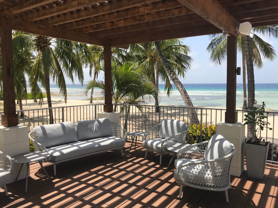 Außenansicht Coconut Court Beach Hotel