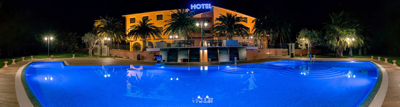 Night Overview of the Pool Hotel Villa Luigi