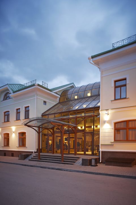 Главный вход Hotel Dvor Podznoeva