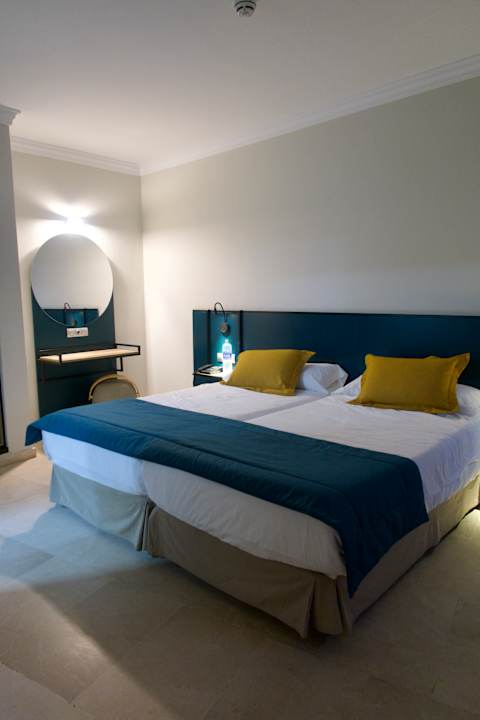 Zimmer Suites & Villas by Dunas