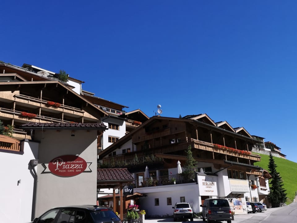 Außenansicht Hotel Berghof Crystal SPA & Sports Hintertux