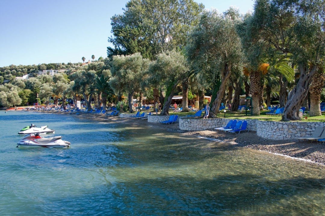 Kiesstrand Grecotel LUXME Daphnila Bay