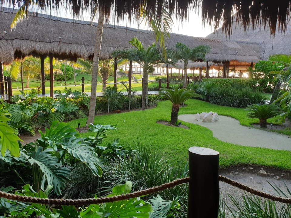 Gartenanlage Akumal Bay Beach & Wellness Resort