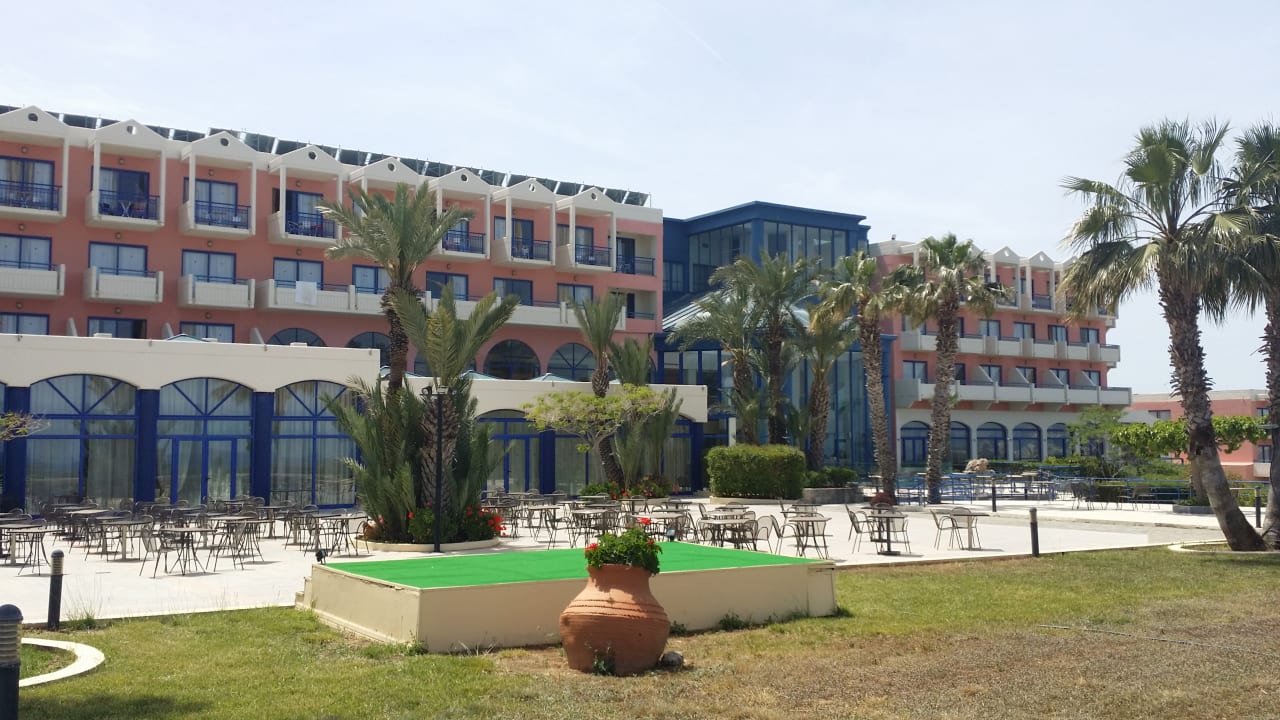 Außenansicht Kresten Palace Hotel