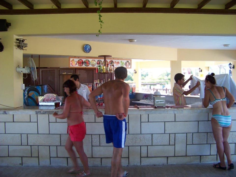 Snackbar zwichen Pool und Strand Kaya Belek Hotel