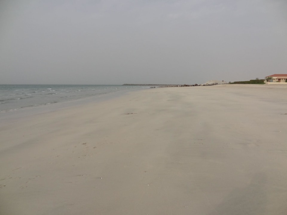 Strand bei Ebbe Umm Al Quwain Beach Hotel